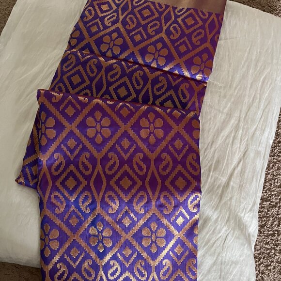 Purple Banarasi silk  Saree with allover  Gold Zari Work + Blouse fabric - Picture 12 of 15